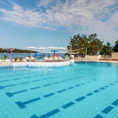 Üdülőpark Mobil Homes Lanterna Vacanceselect 4*